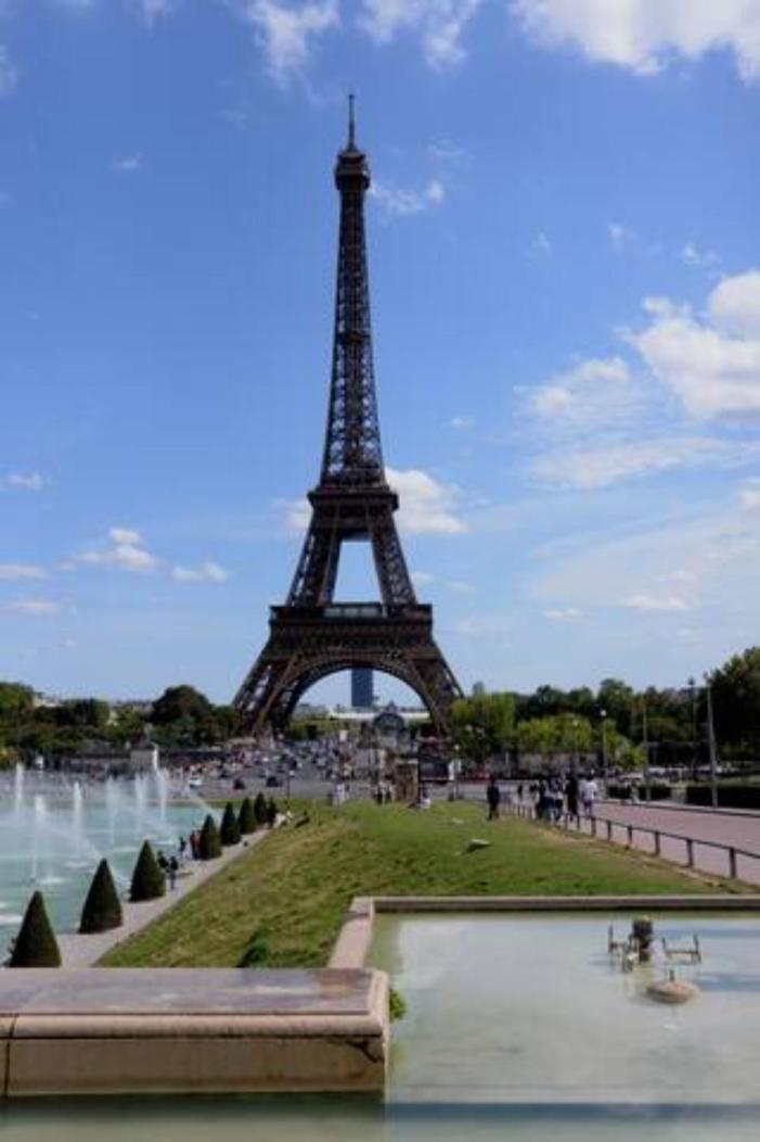 Апартаменты Eiffel Edge Escape 30 M From Eiffel Tower Париж Экстерьер фото